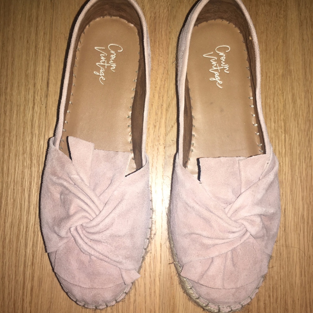 Soft Pink Flats with Twist Detail